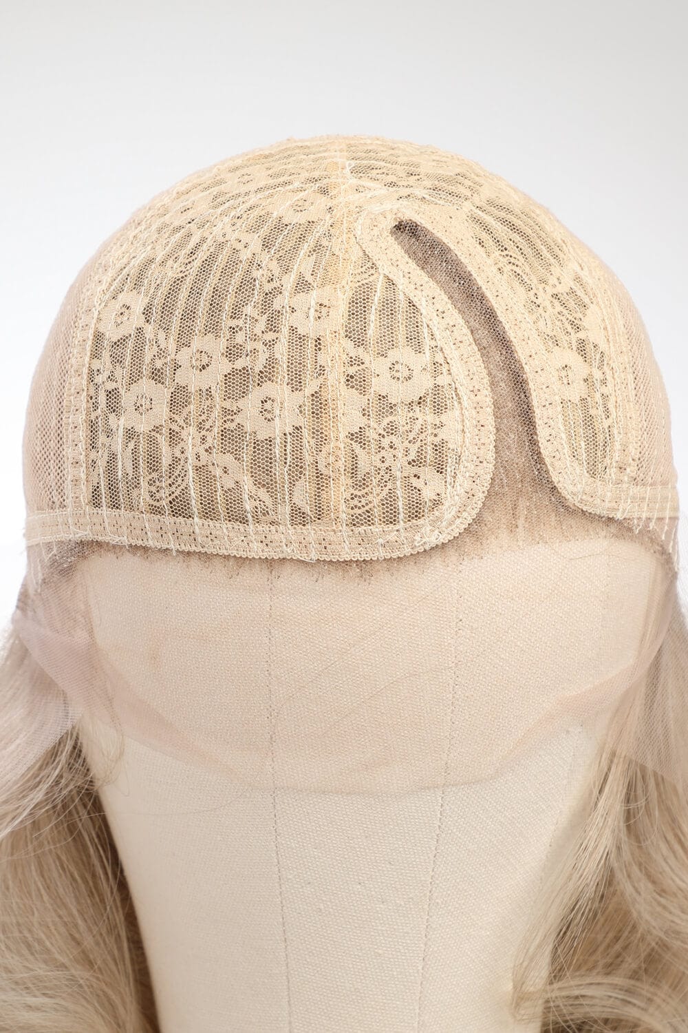 Fashorio Blonde / One Size 13*2" Lace Front Wigs Synthetic Long Wave 25" 150% Density