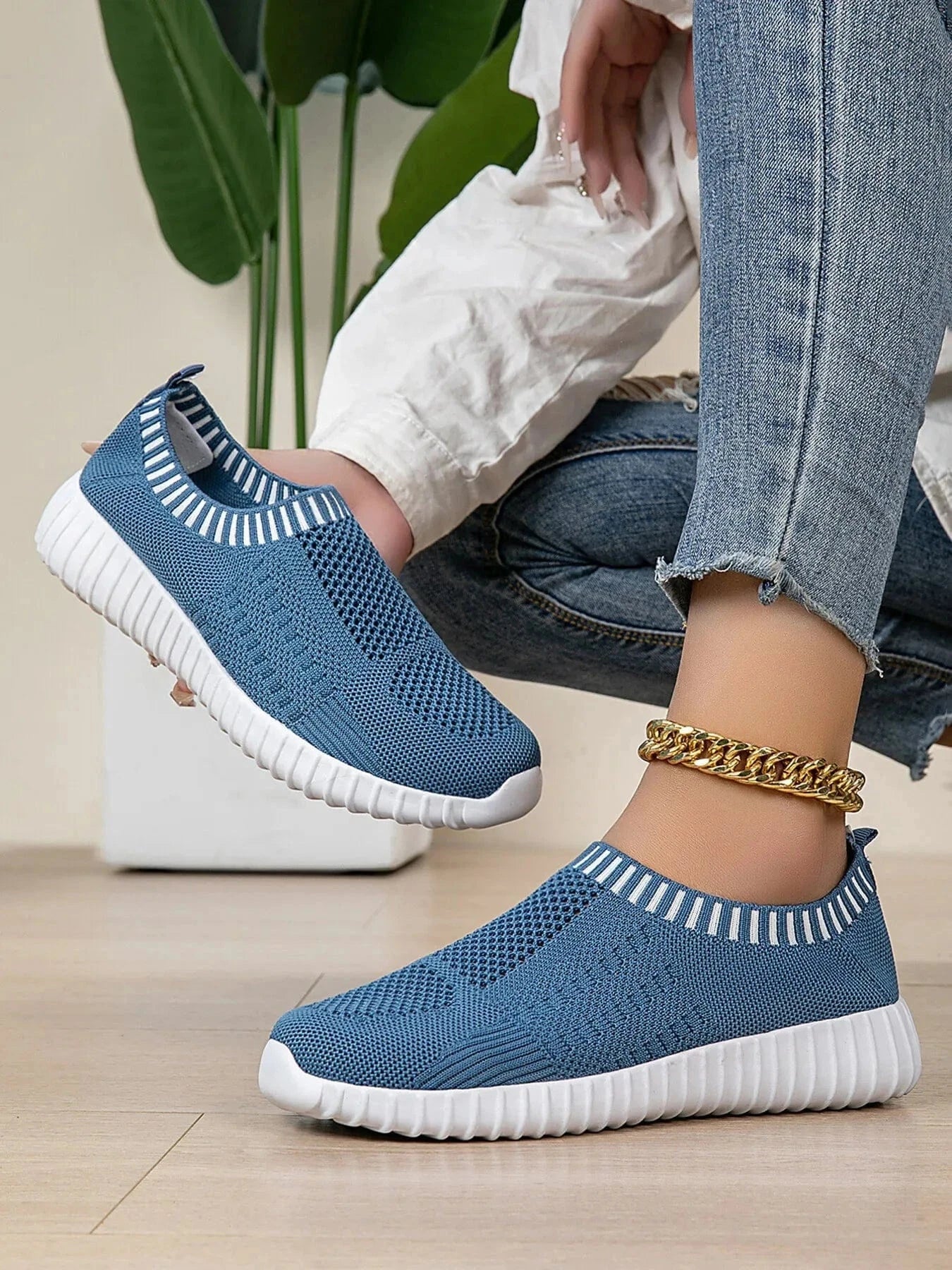 Fashorio Breathable Knit Slip-On Athletic