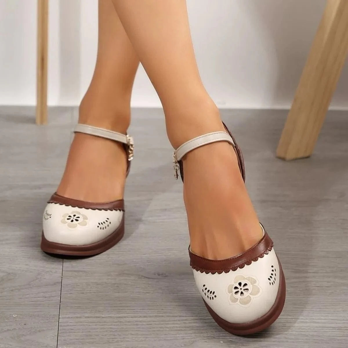 Round Toe Block Heels Pumps Brown - Fashorio
