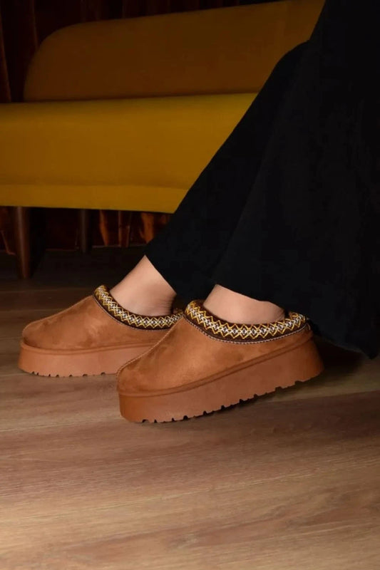 WILD DIVA Embroidered Trim Round Toe Platform Boots Brown - Fashorio
