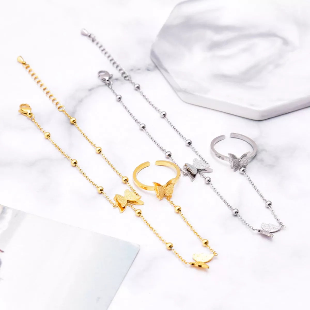 Fashorio Butterfly Charm Finger Bracelet