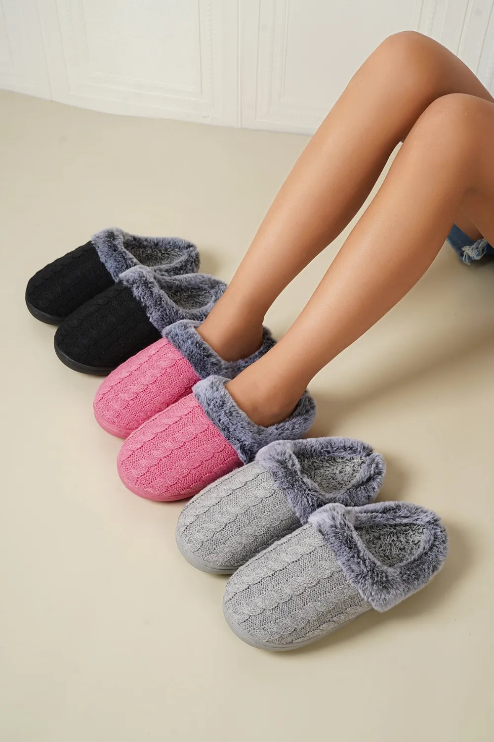 Fashorio Cable-Knit Fluff Round Toe Slippers