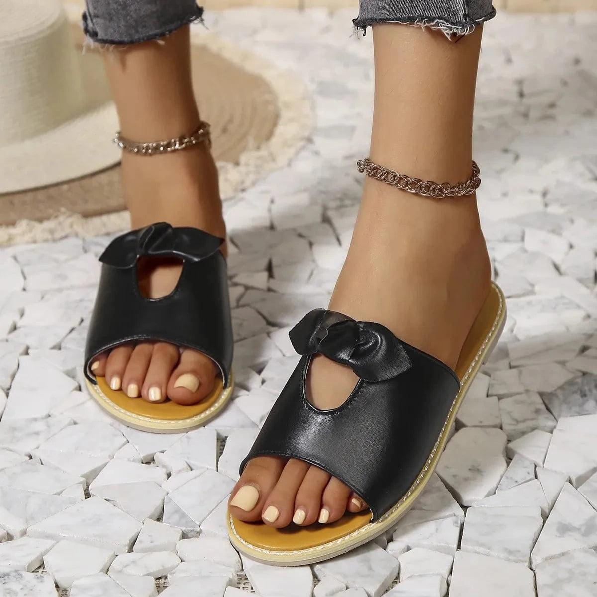 Fashorio Casual Open Toe Cutout Detail Sandals