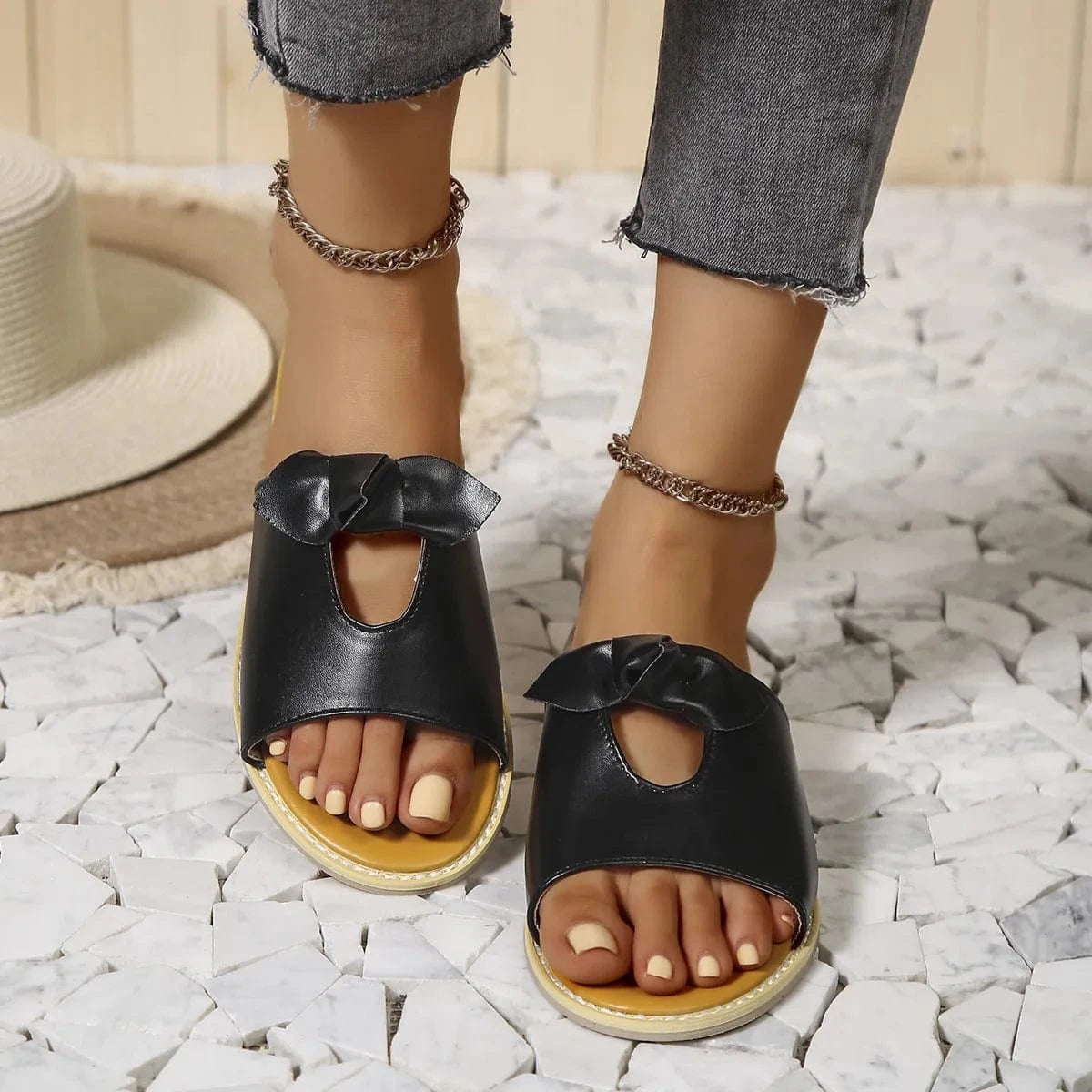 Fashorio Casual Open Toe Cutout Detail Sandals