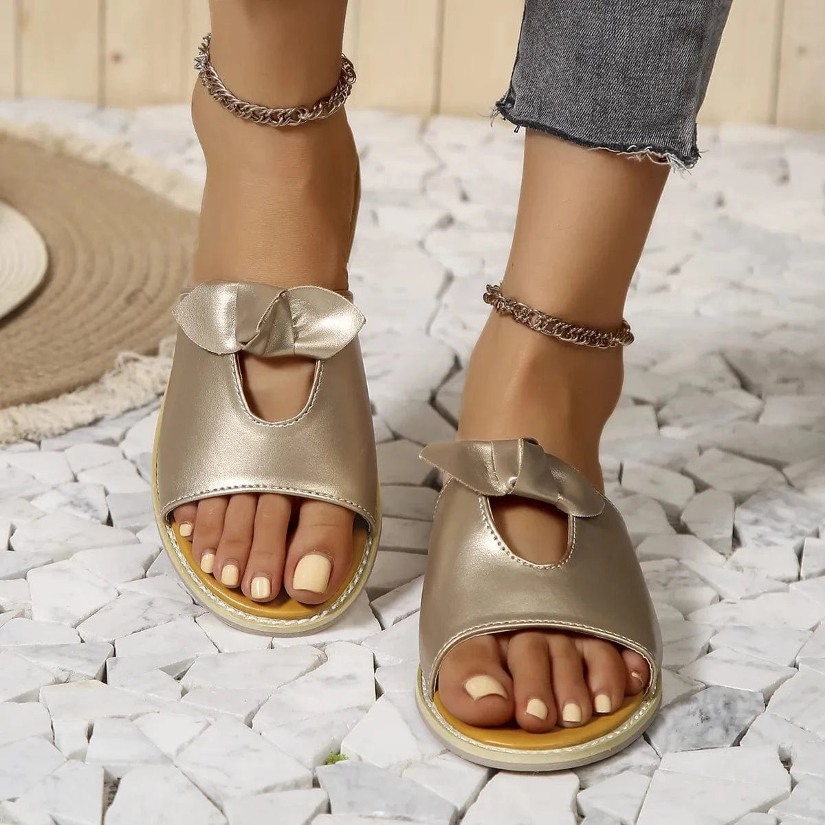 Fashorio Casual Open Toe Cutout Detail Sandals