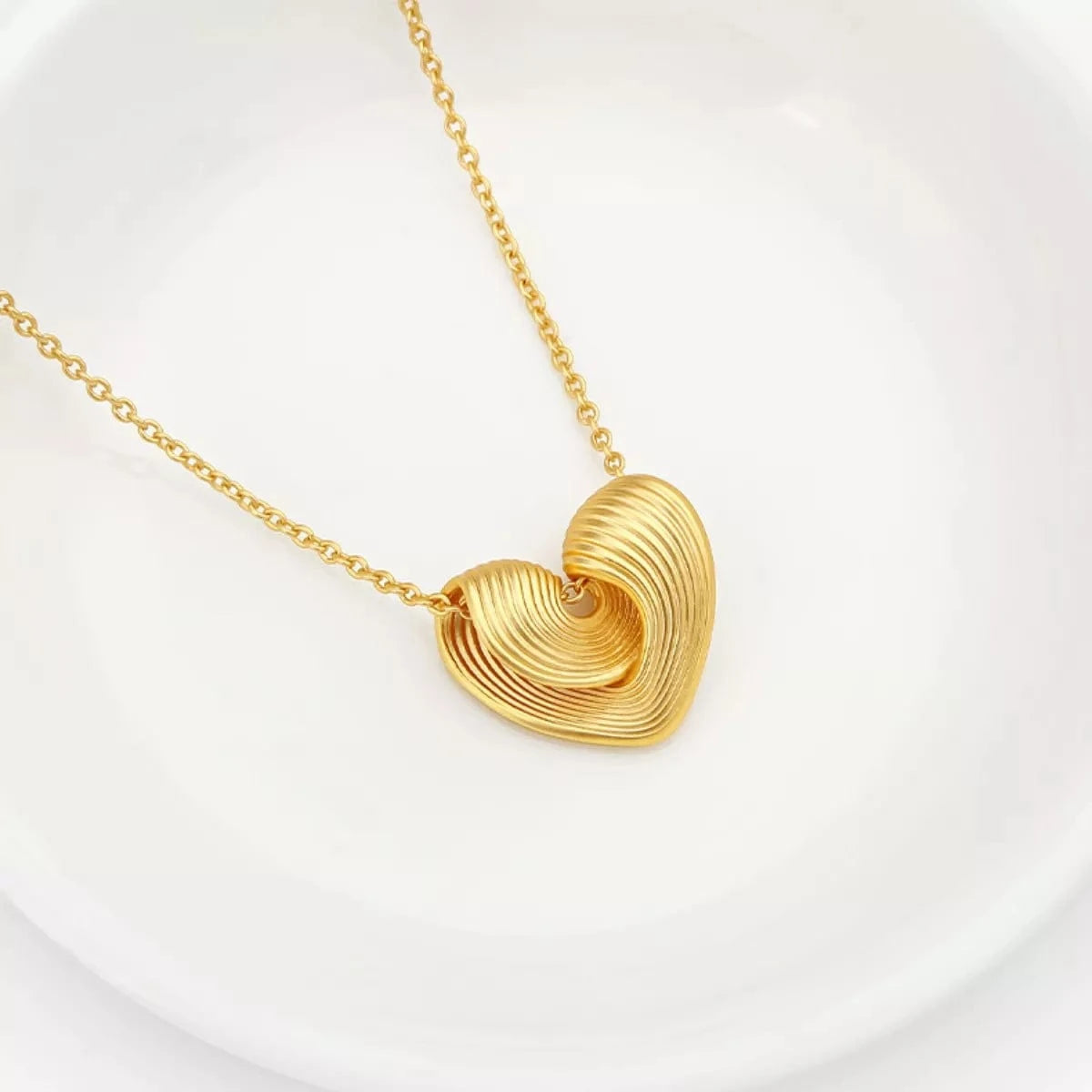 Fashorio Clothing & Accessories Gold / One Size 18K Gold-Plated Heart Pendant Necklace