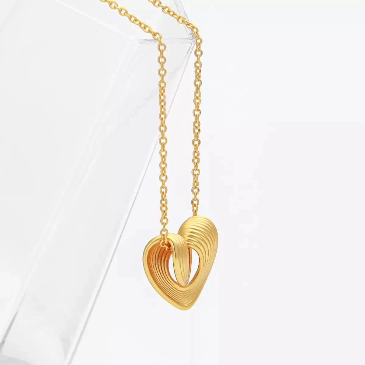 Fashorio Clothing & Accessories Gold / One Size 18K Gold-Plated Heart Pendant Necklace