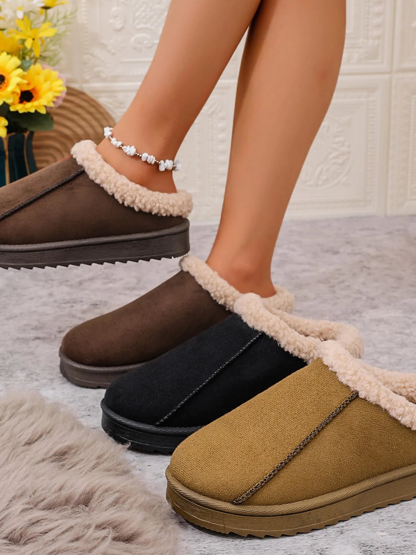 Fashorio Cozy Faux Fur Lined Slippers