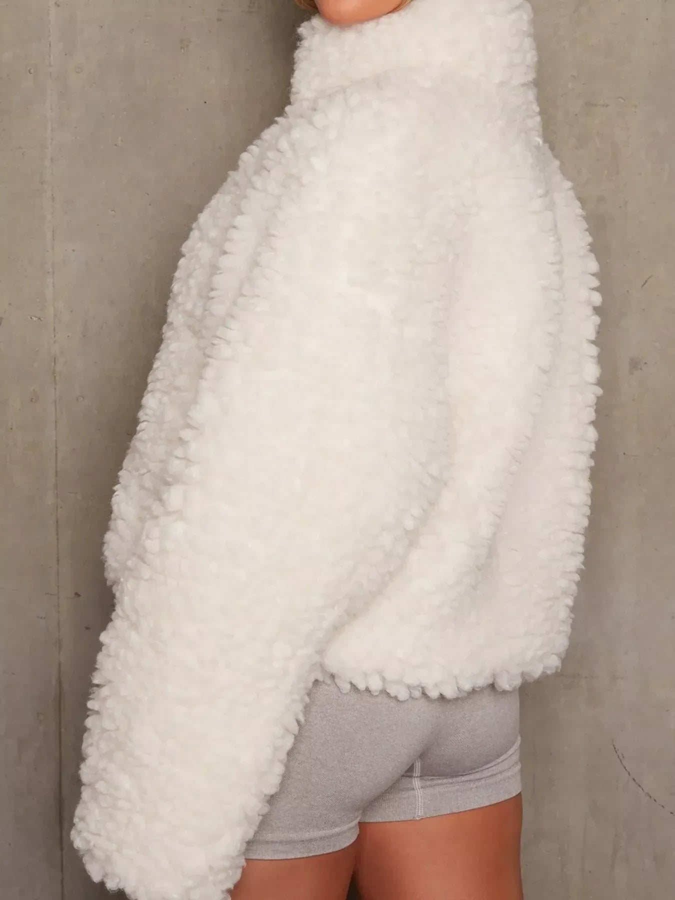 Fashorio Cozy Zip Up Cropped Sherpa Jacket