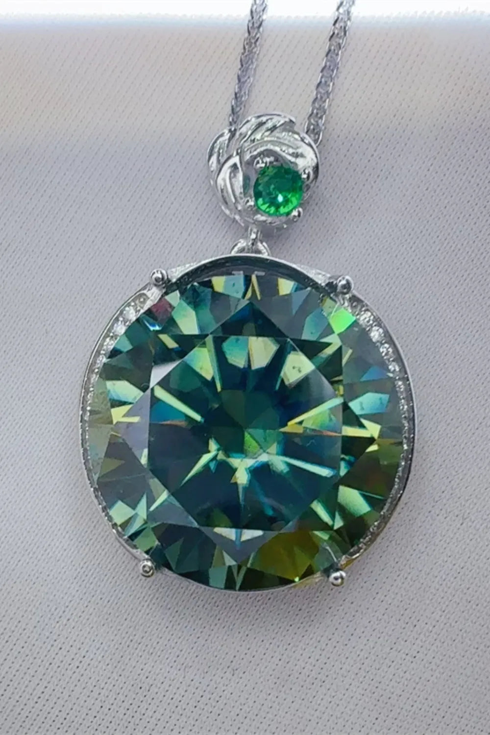 Fashorio Dark Green / One Size 20 Carat Moissanite 925 Sterling Silver Pendant Necklace