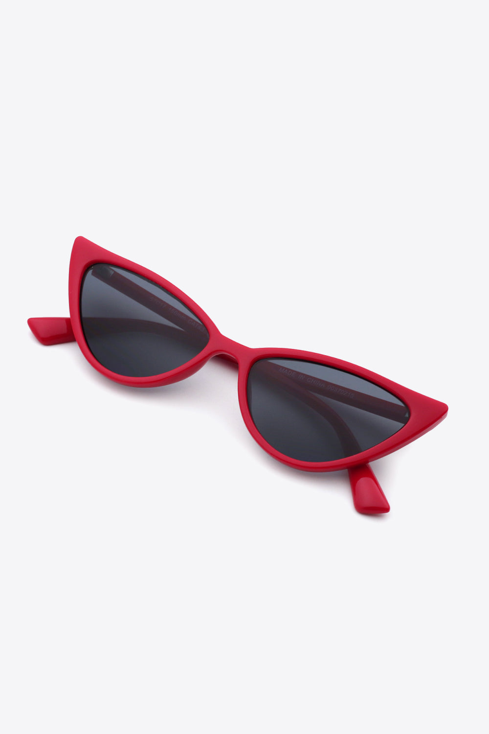 Fashorio Deep Red / One Size Polycarbonate Cat-Eye Sunglasses