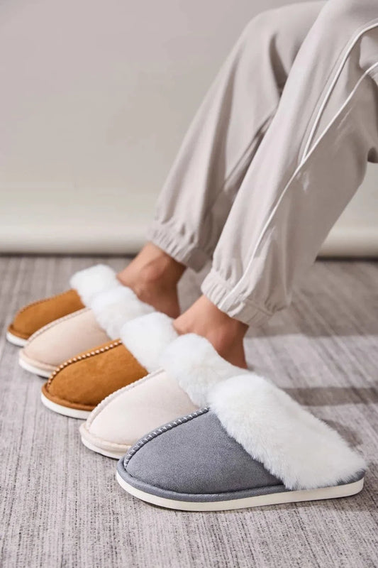 Faux Fur Round Toe Slippers - Fashorio