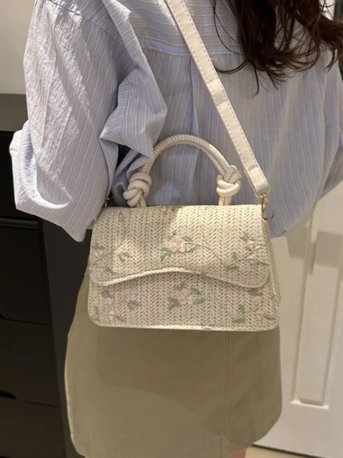 Fashorio Floral Embroidered Straw Woven Crossbody Bag