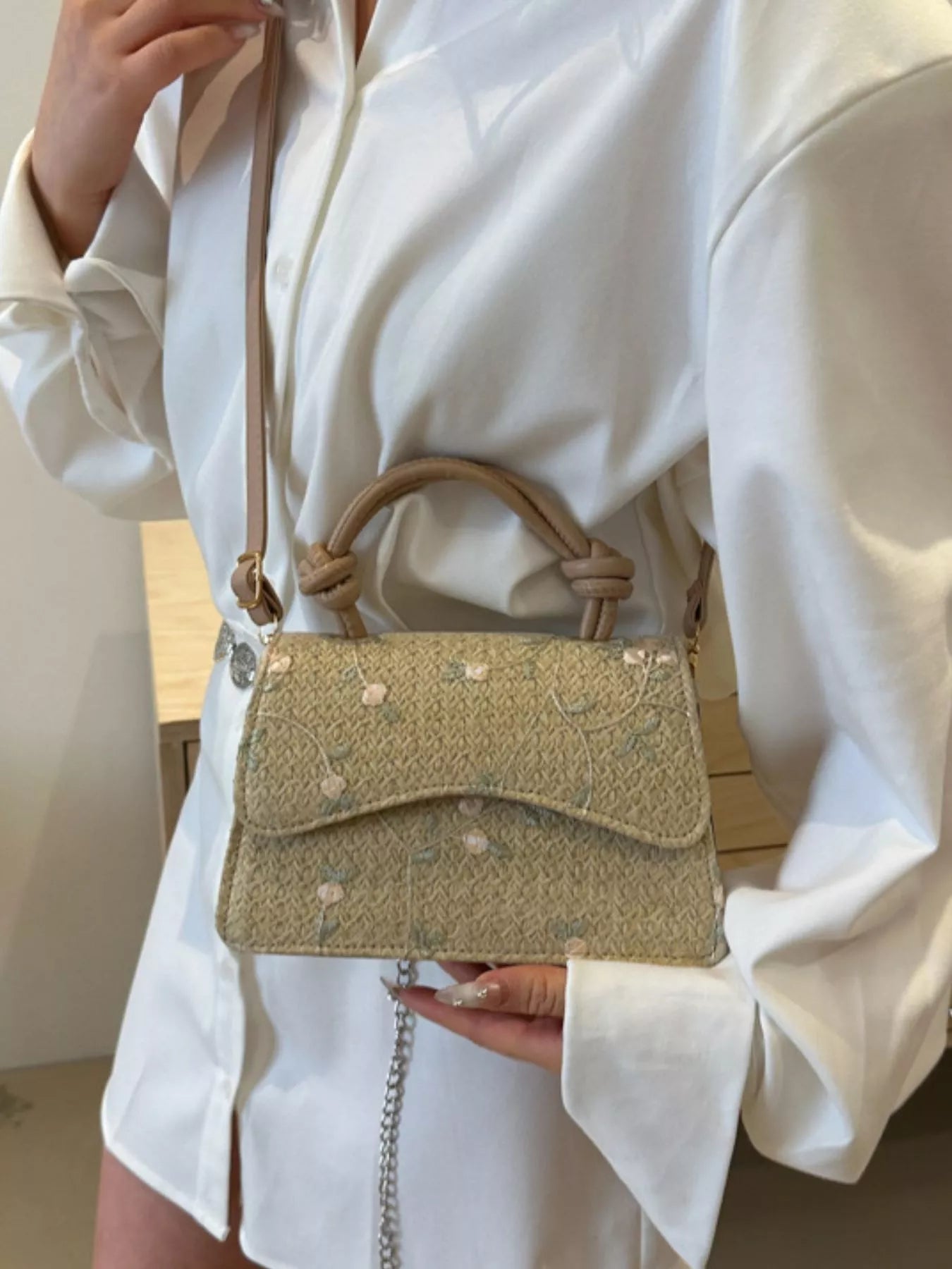 Fashorio Floral Embroidered Straw Woven Crossbody Bag