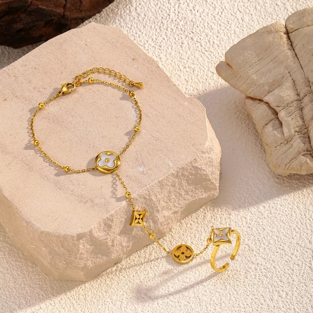 Fashorio Gold / One Size 18K Gold-Plated Clover Charm Hand Chain Bracelet