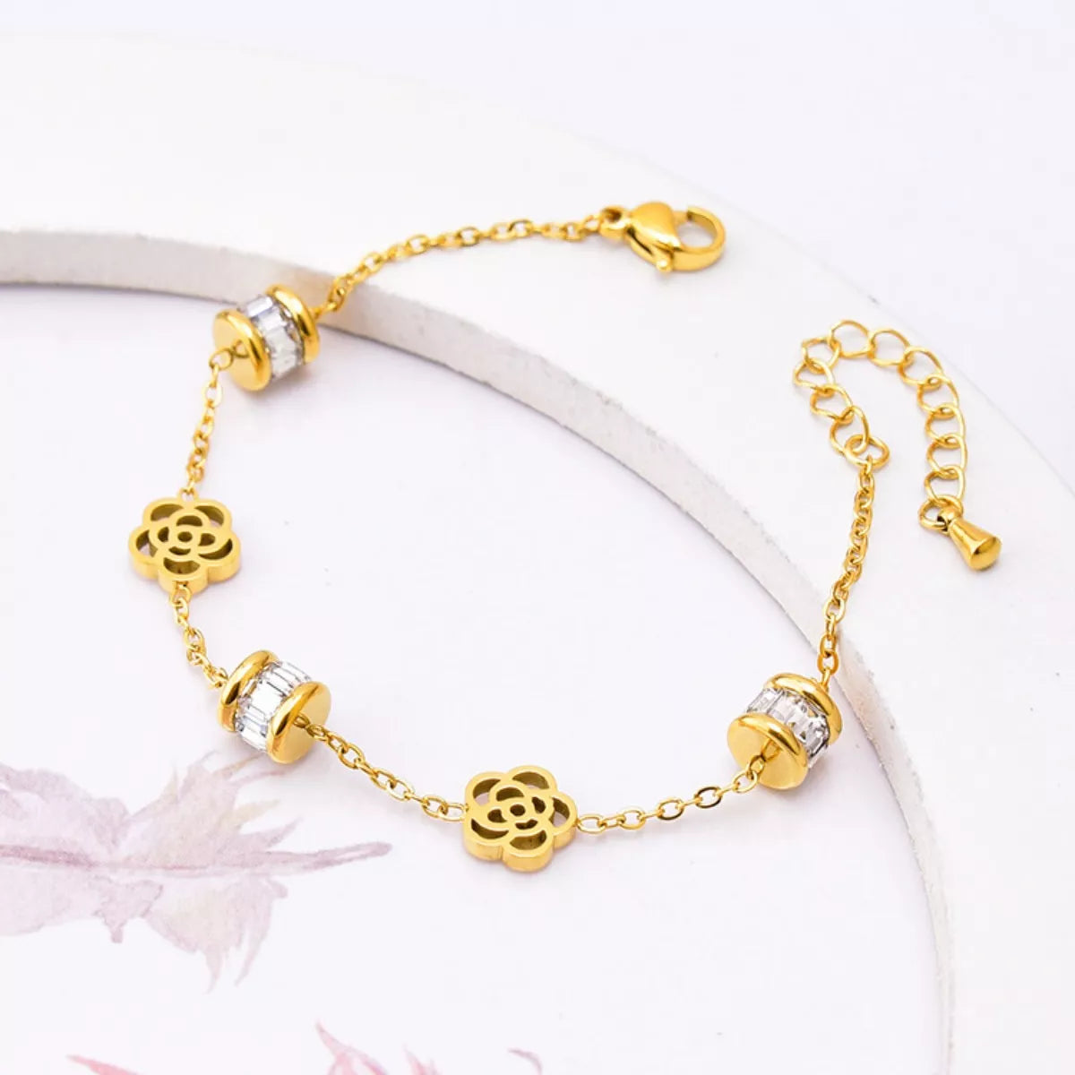 Fashorio Gold / One Size 18K Gold-Plated Flower Bracelet