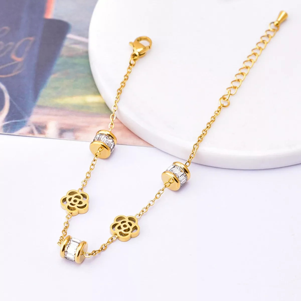 Fashorio Gold / One Size 18K Gold-Plated Flower Bracelet