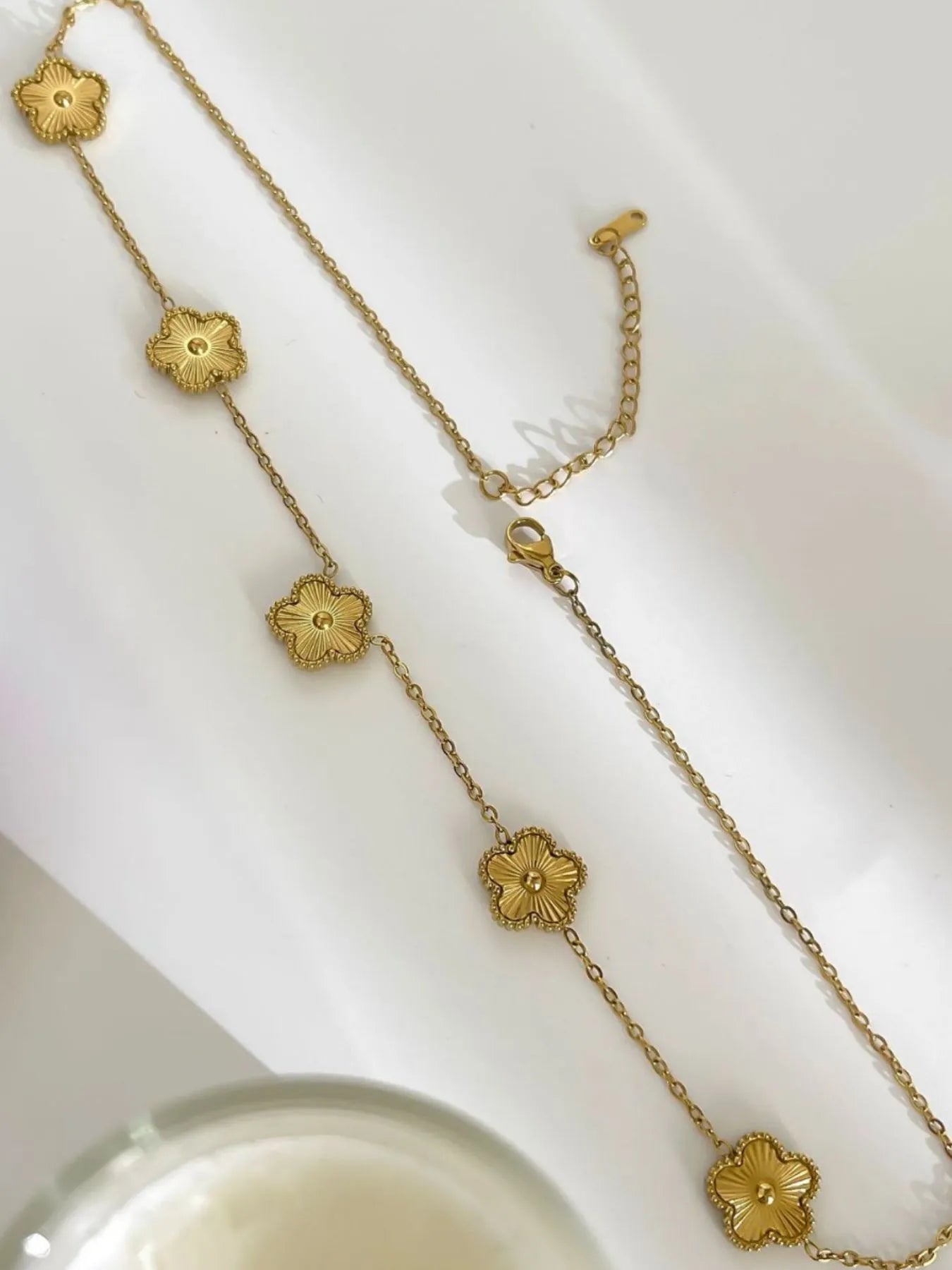 Fashorio Gold / One Size 18K Gold-Plated Flower Chain Necklace