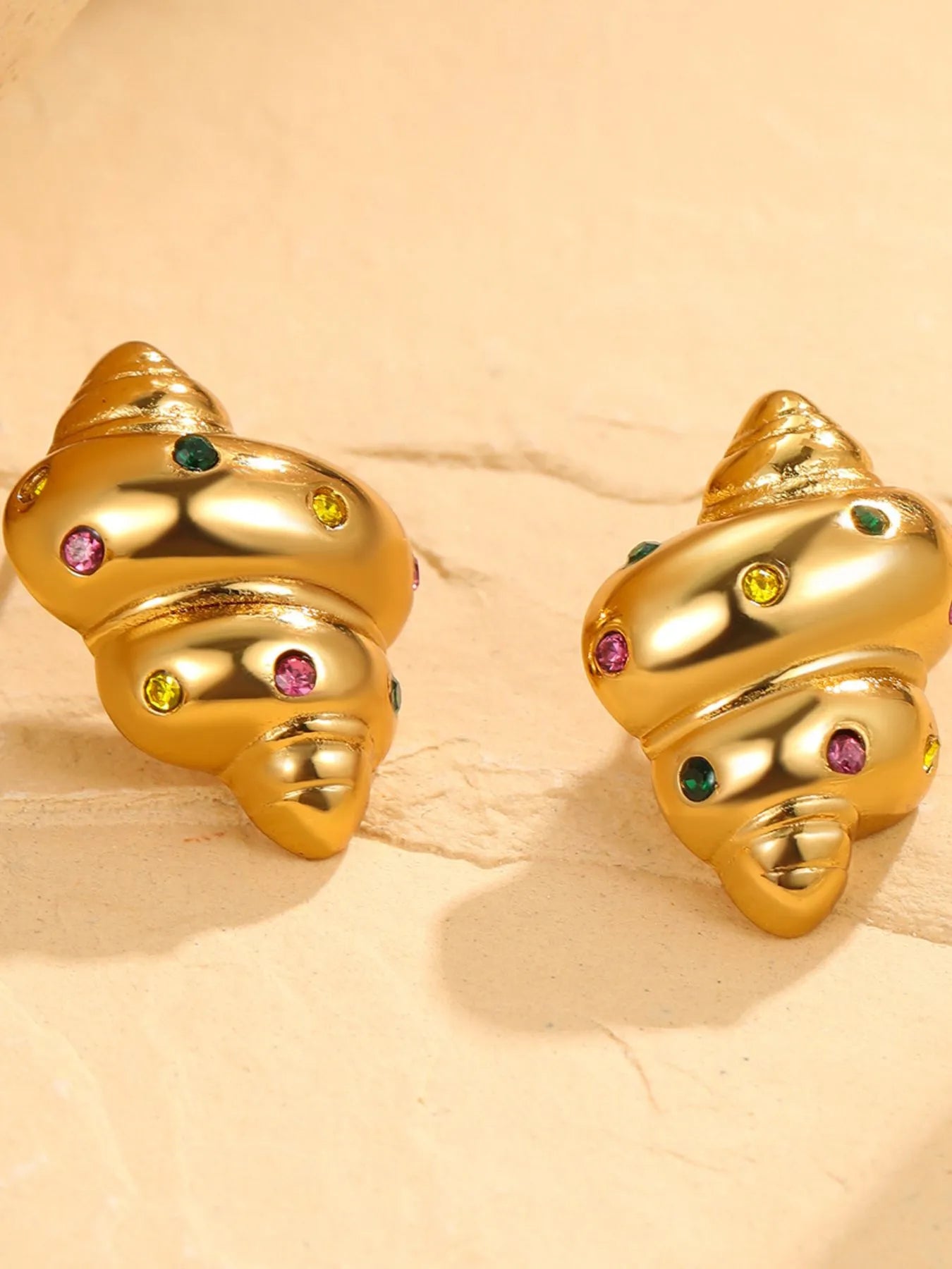 Fashorio Gold / One Size 18K Gold-Plated Inlaid Zircon Spiral Earrings