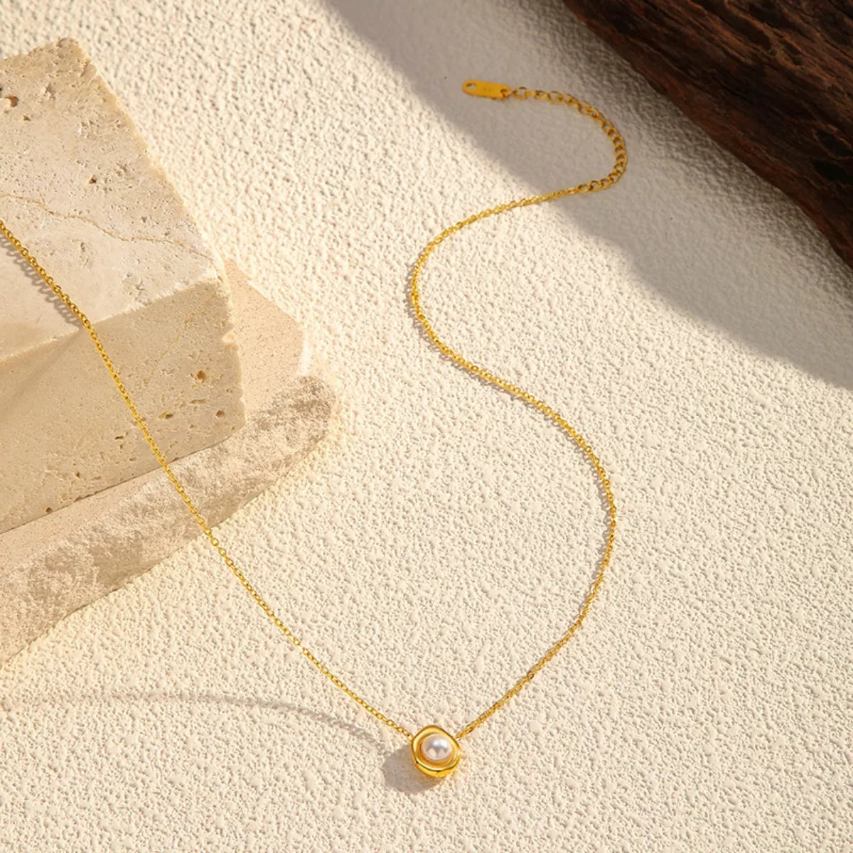 Fashorio Gold / One Size 18K Gold-Plated Pearl Necklace