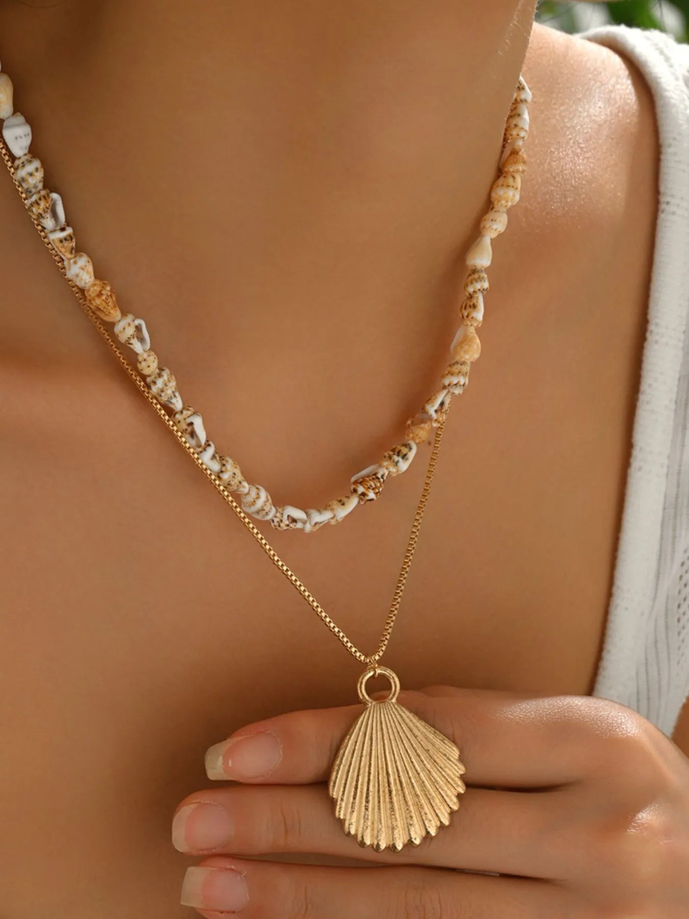 Fashorio Gold / One Size 18K Gold-Plated Shell Layered Shell Pendant Necklace
