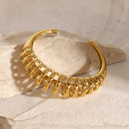 18K Gold-Plated Stainless Steel Cutout Bracelet - Fashorio