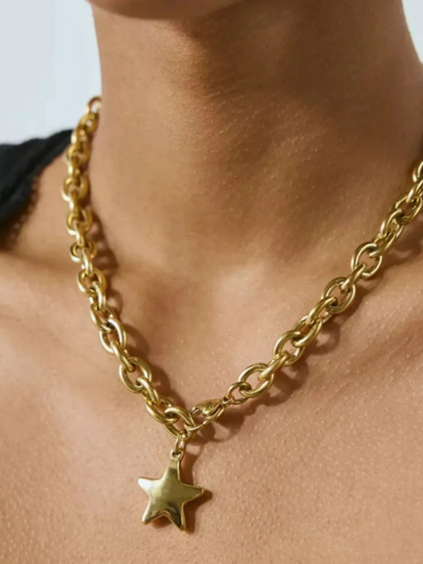 Fashorio Gold / One Size 18K Gold-Plated Star Pendant Chain Necklace