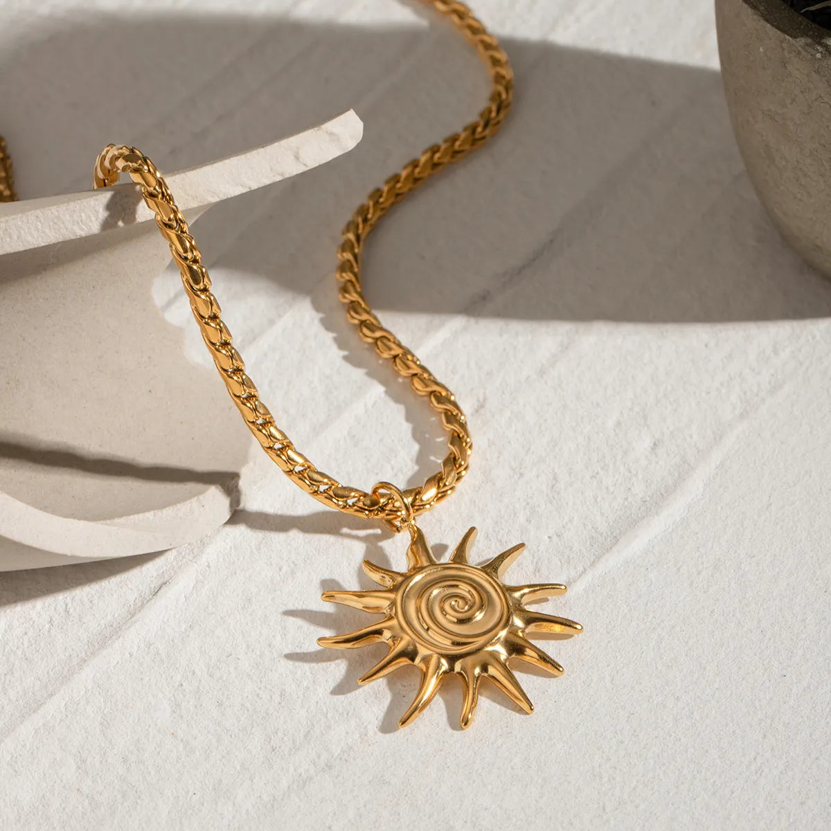 Fashorio Gold / One Size 18K Gold-Plated Sun Pendant Necklace