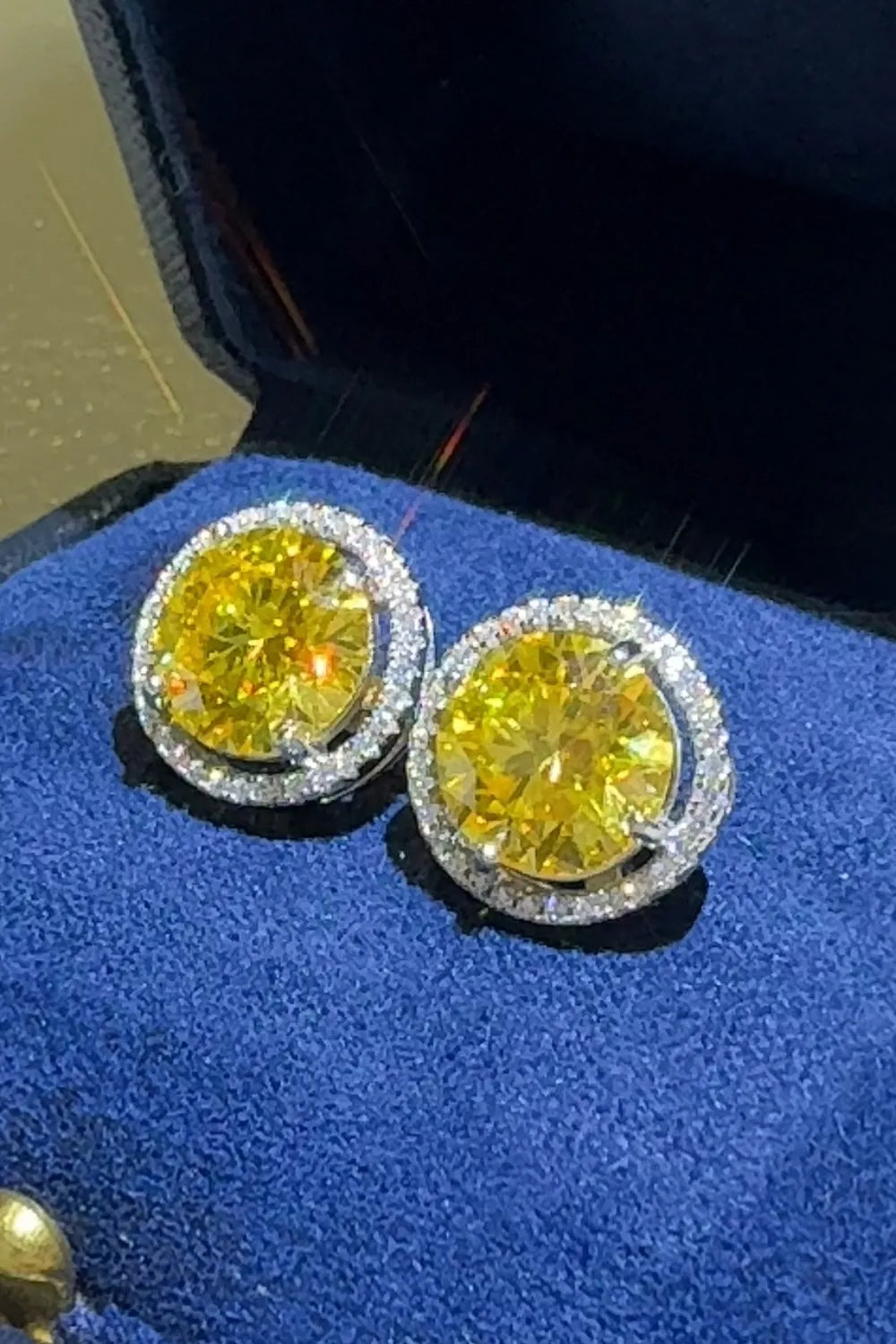 Fashorio Gold / One Size 4 Carat Moissanite 925 Sterling Silver Earrings