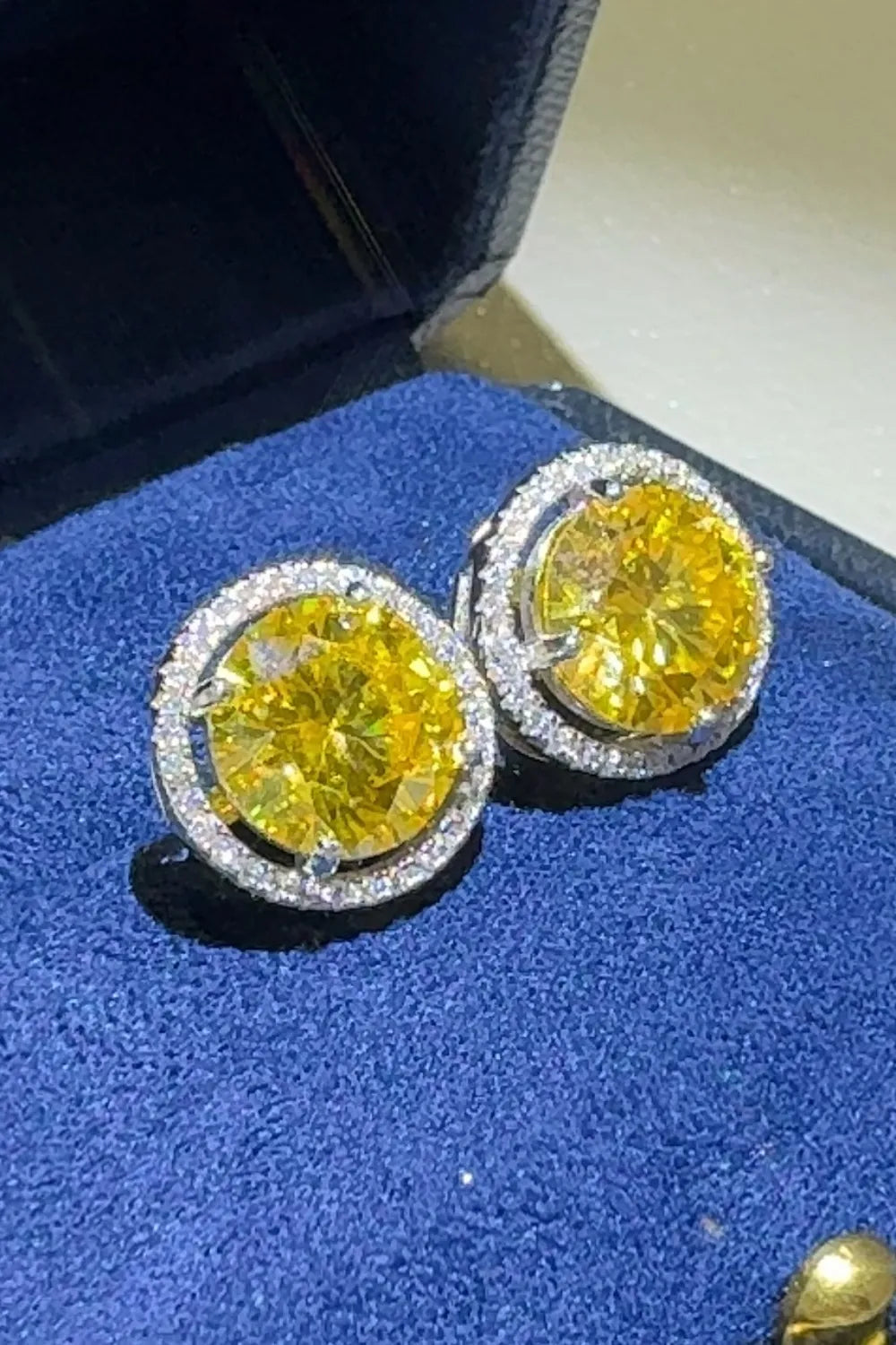 Fashorio Gold / One Size 4 Carat Moissanite 925 Sterling Silver Earrings