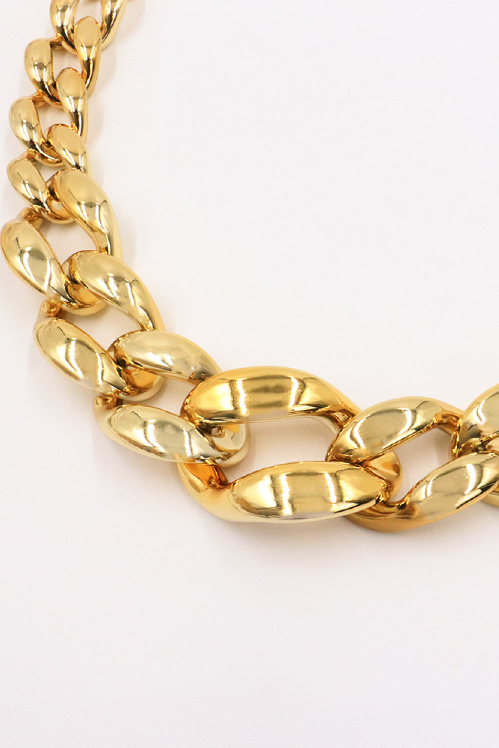 Fashorio Gold / One Size Acrylic Chain Belt