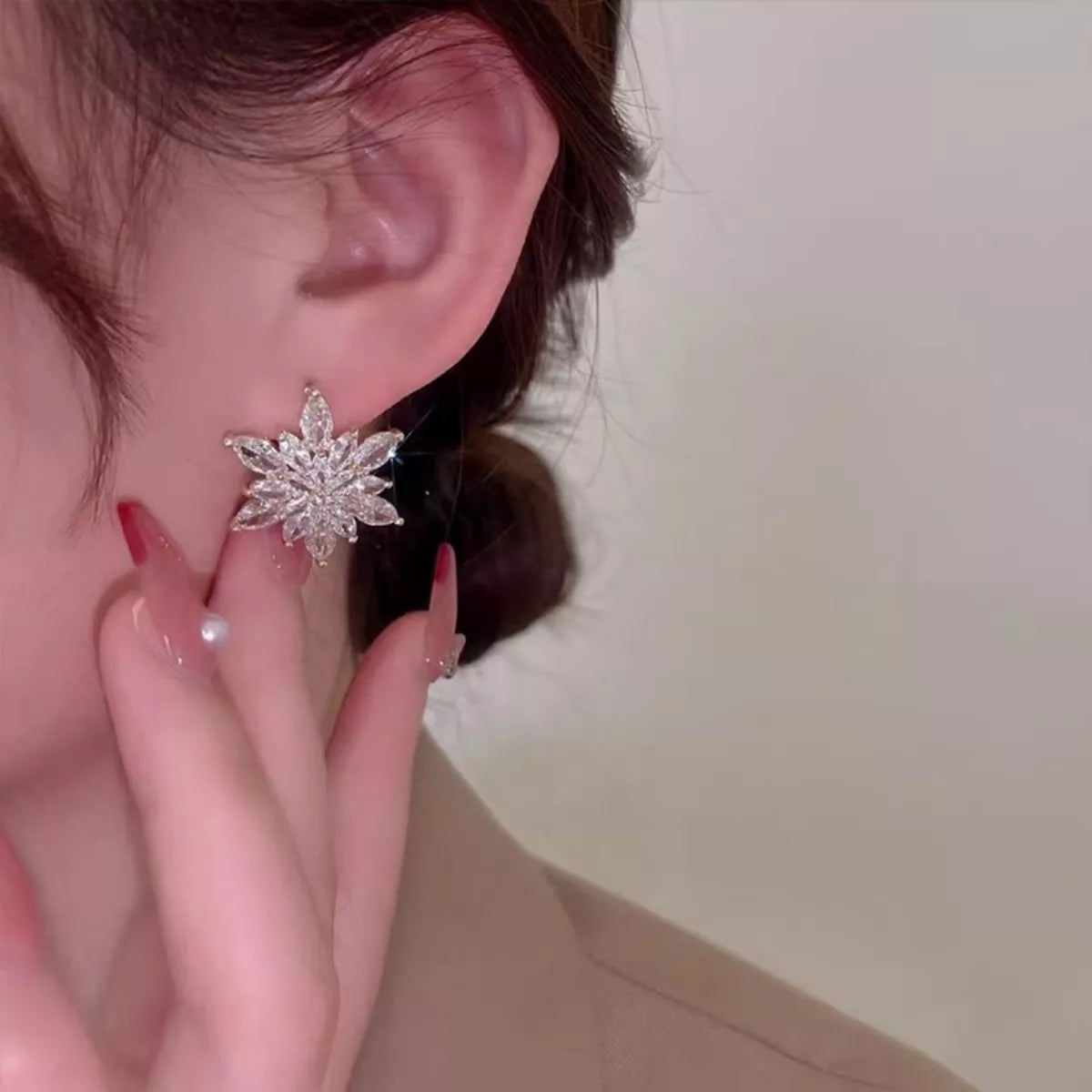 Fashorio Gold / One Size Christmas Snowflake Stud Earrings