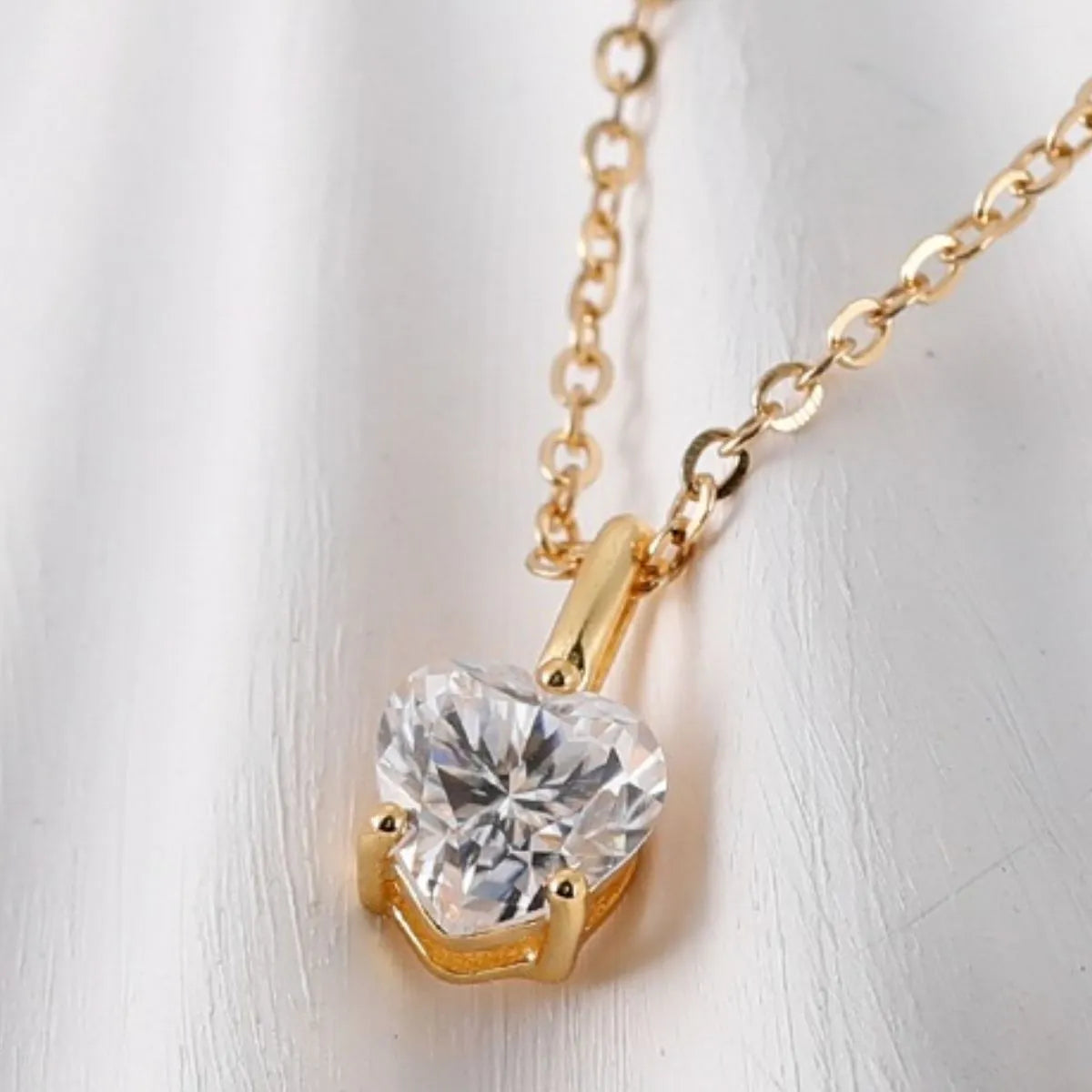 Fashorio Gold / One Size Heart Shape Pendant Necklace