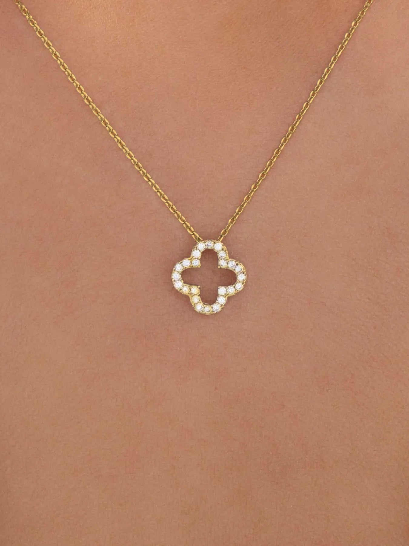 Fashorio Gold / One Size Inlaid Zircon Clover Pendant Necklace