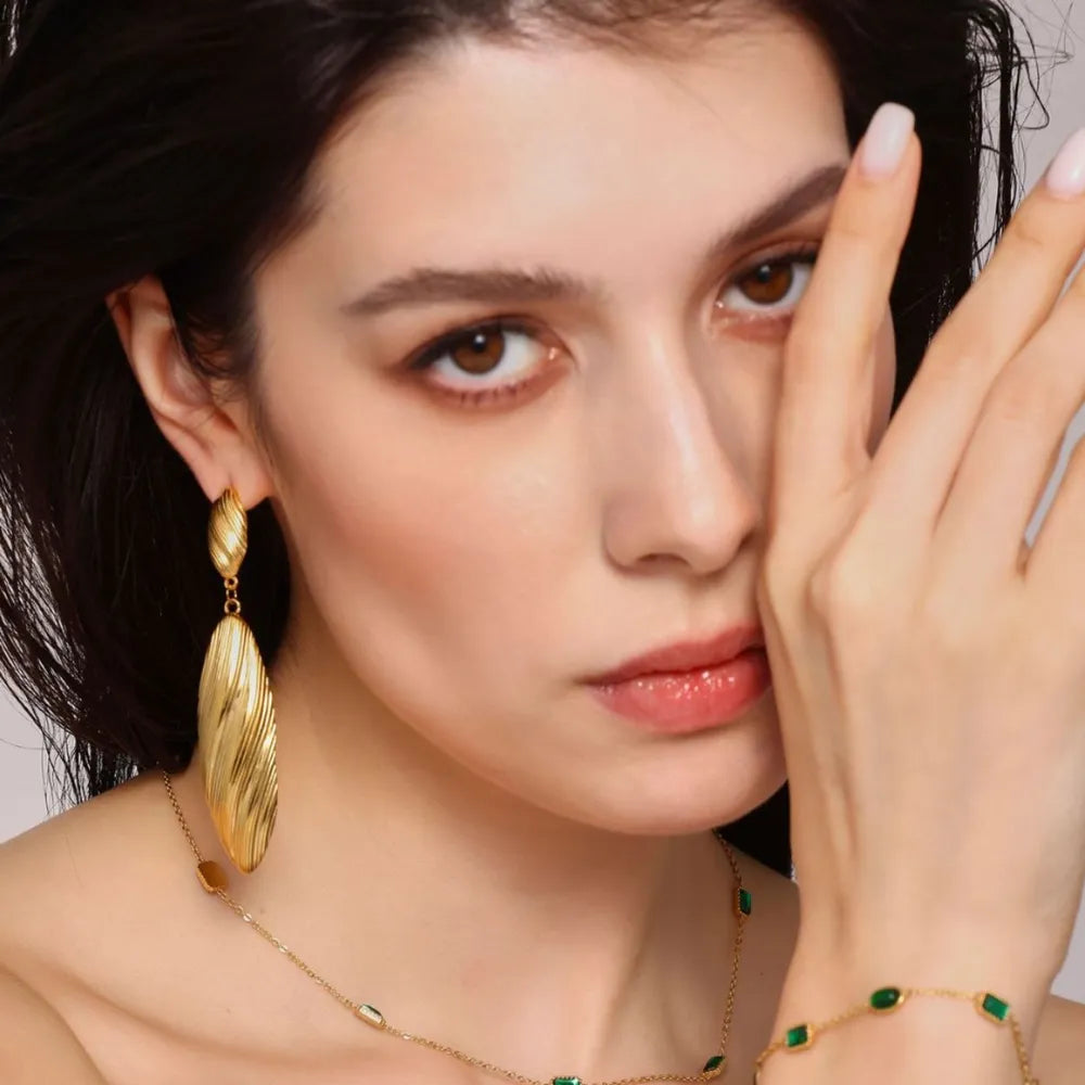 Fashorio Gold / One Size Stainless Steel Dangle Earrings