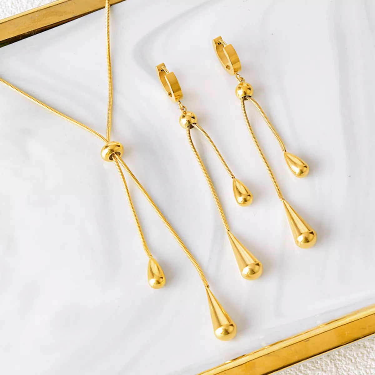 Fashorio Gold / One Size Teardrop Pendant Necklace and Earrings Jewelry Set
