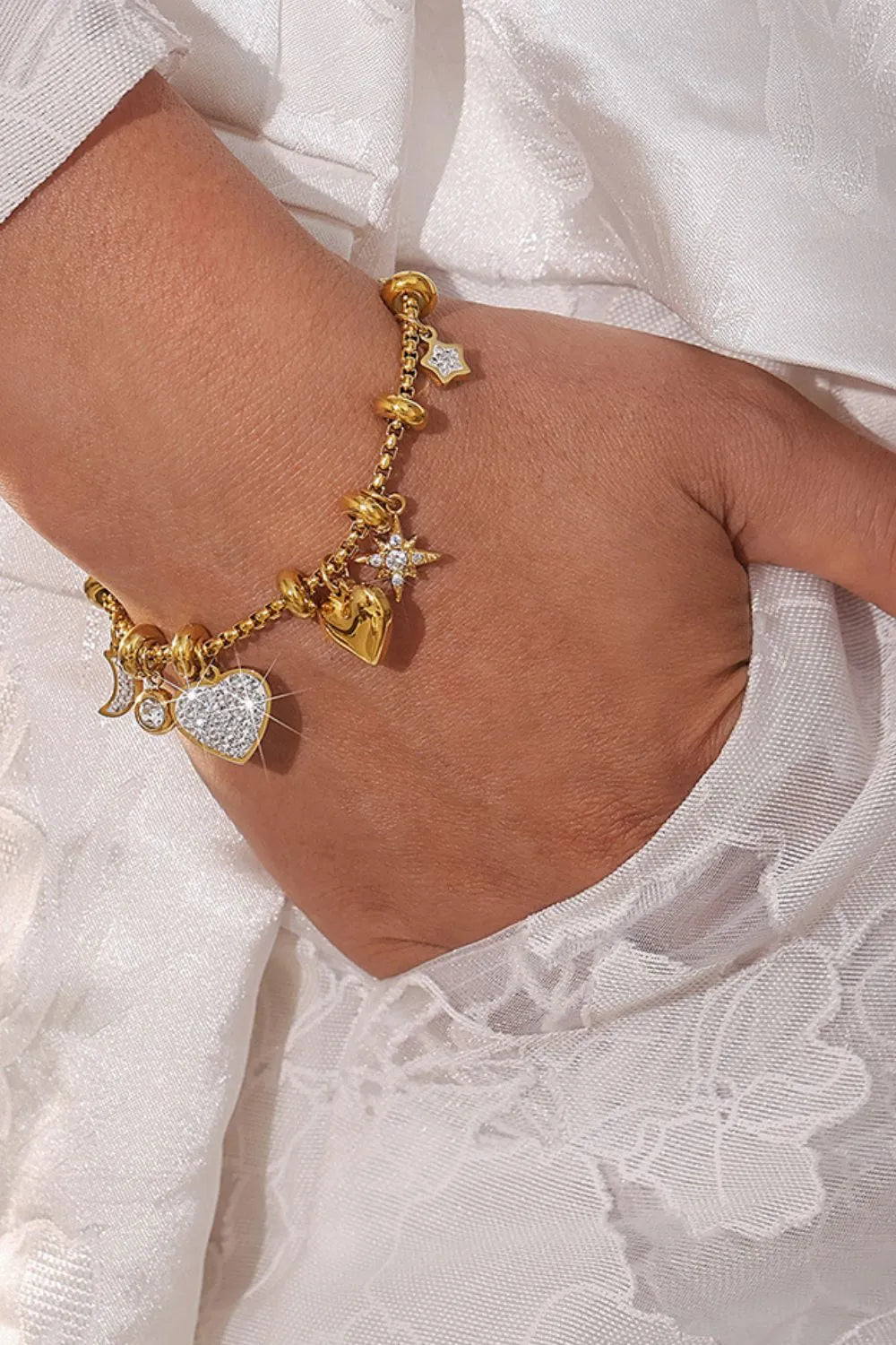 Fashorio Gold / One Size Titanium Steel Inland Zircon Heart Charm Bracelet