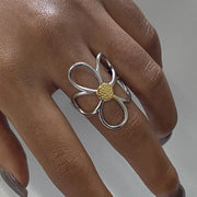 Fashorio Gold / One Size Two-Tone Daisy Flower Ring