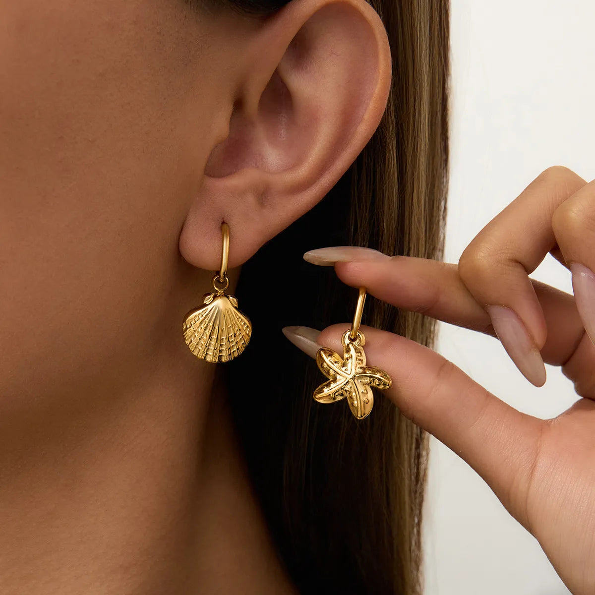 Fashorio Gold / One Size Vintage Gold Seashell & Starfish Drop Earrings