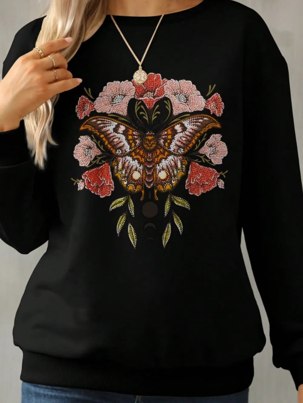 Fashorio Graphic Round Neck Long Sleeve Sweatshirt