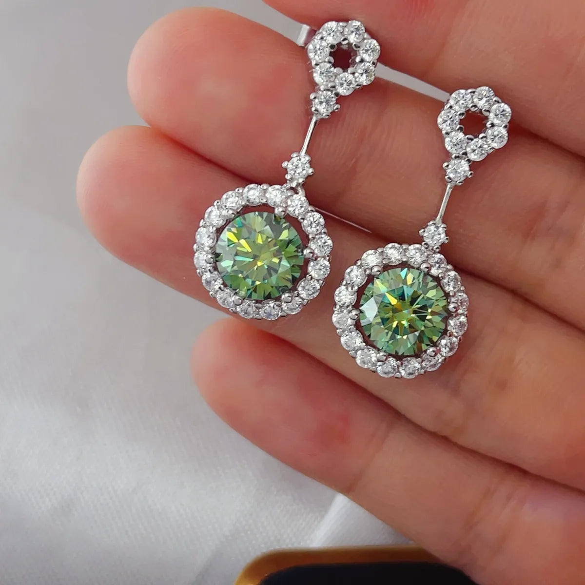 Fashorio Gum Leaf / One Size 4 Carat Crystal Drop Dangle Earrings with Round Halo Design