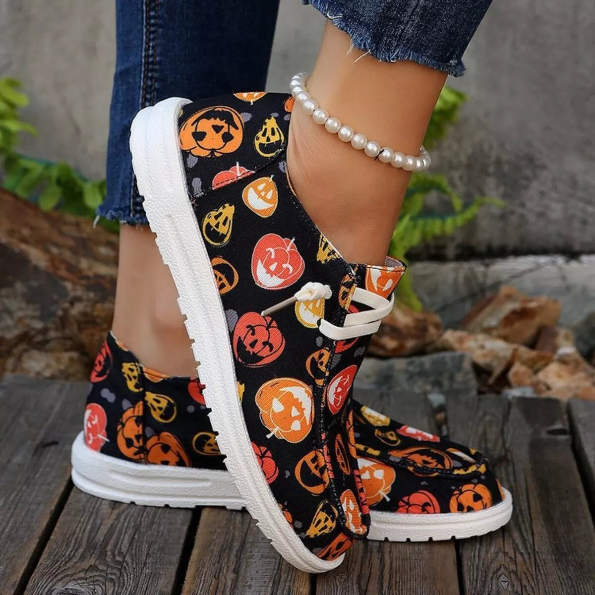 Fashorio Halloween Pumpkin Print Round Toe Sneakers