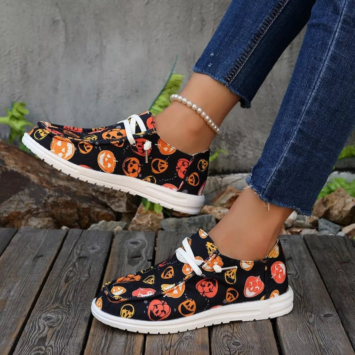 Fashorio Halloween Pumpkin Print Round Toe Sneakers