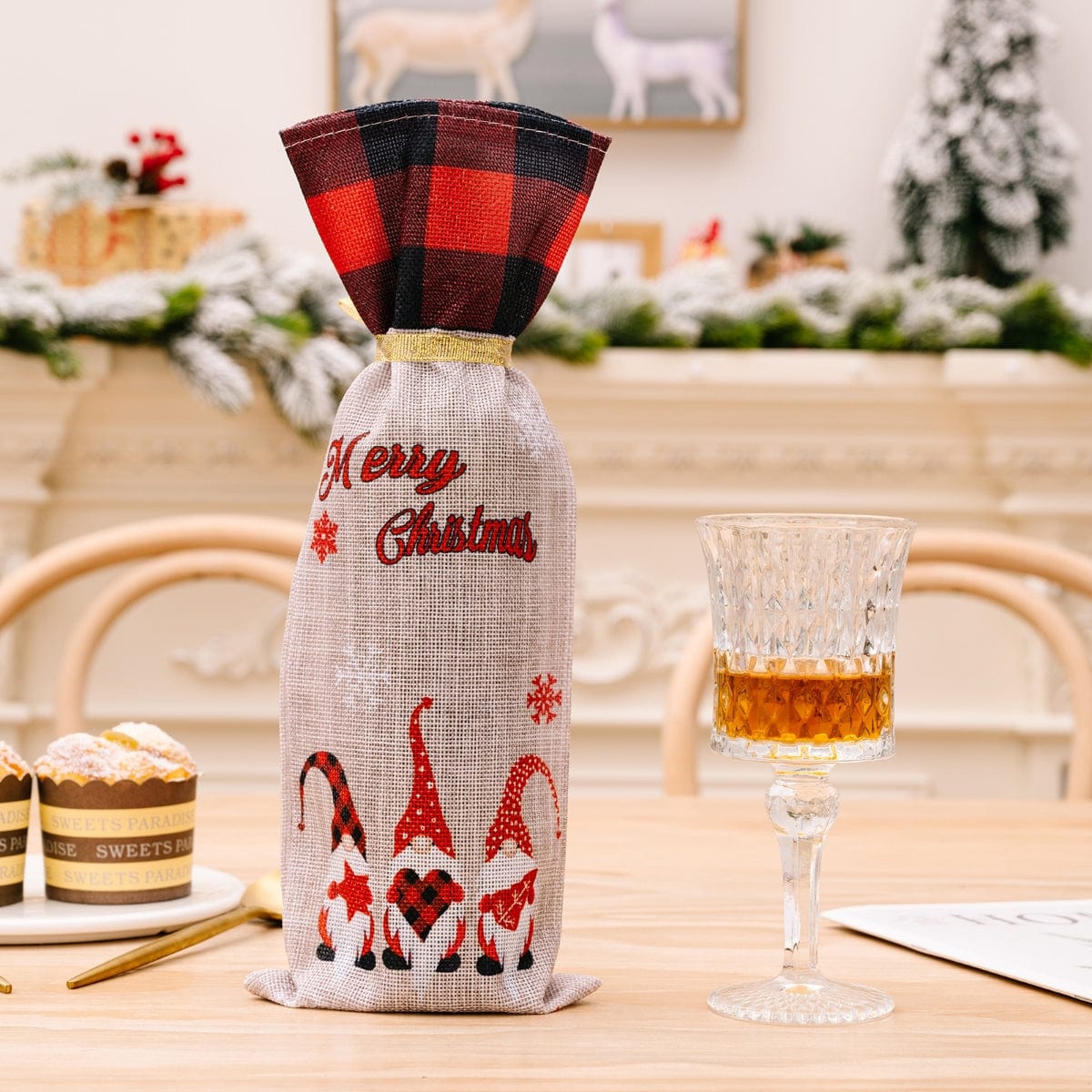 Fashorio Home Decor Accents Plaid / One Size 2-Piece Christmas Plaid Wine Bottle Covers