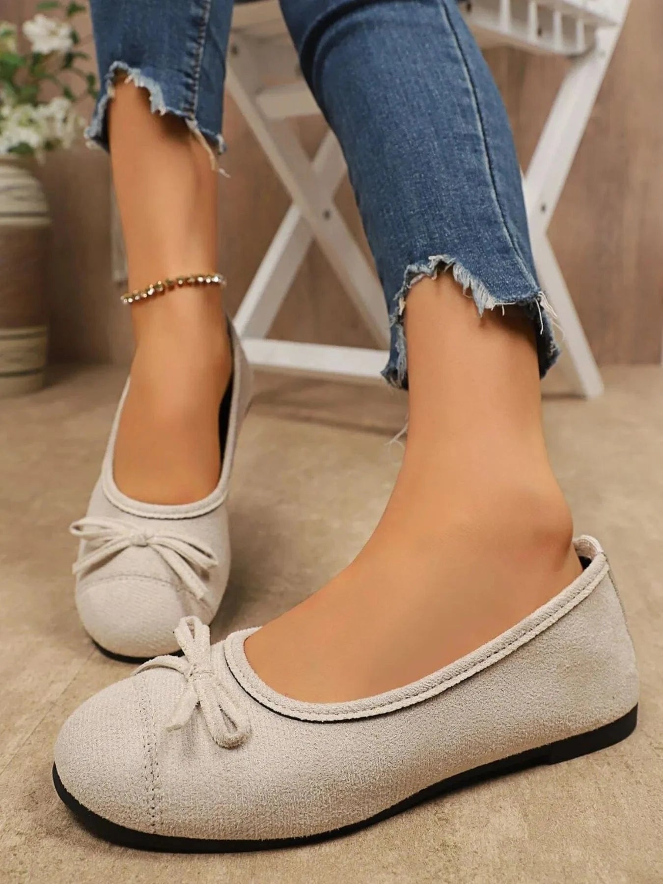 Bow-Detail Slip-On Loafers Ivory - Fashorio