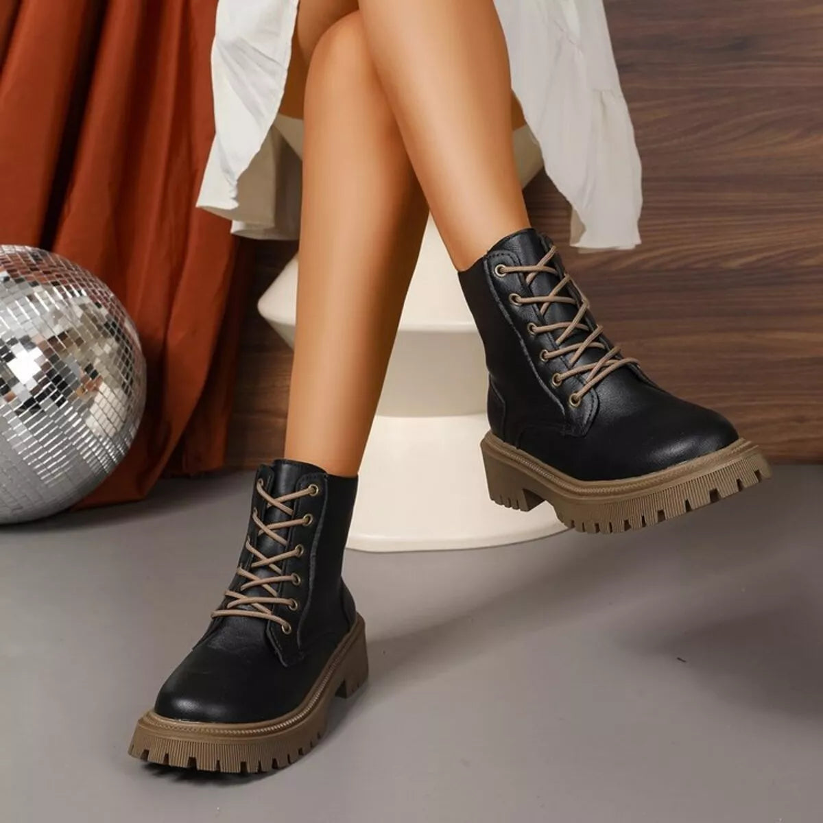 Fashorio Lace Up Round Toe Boots