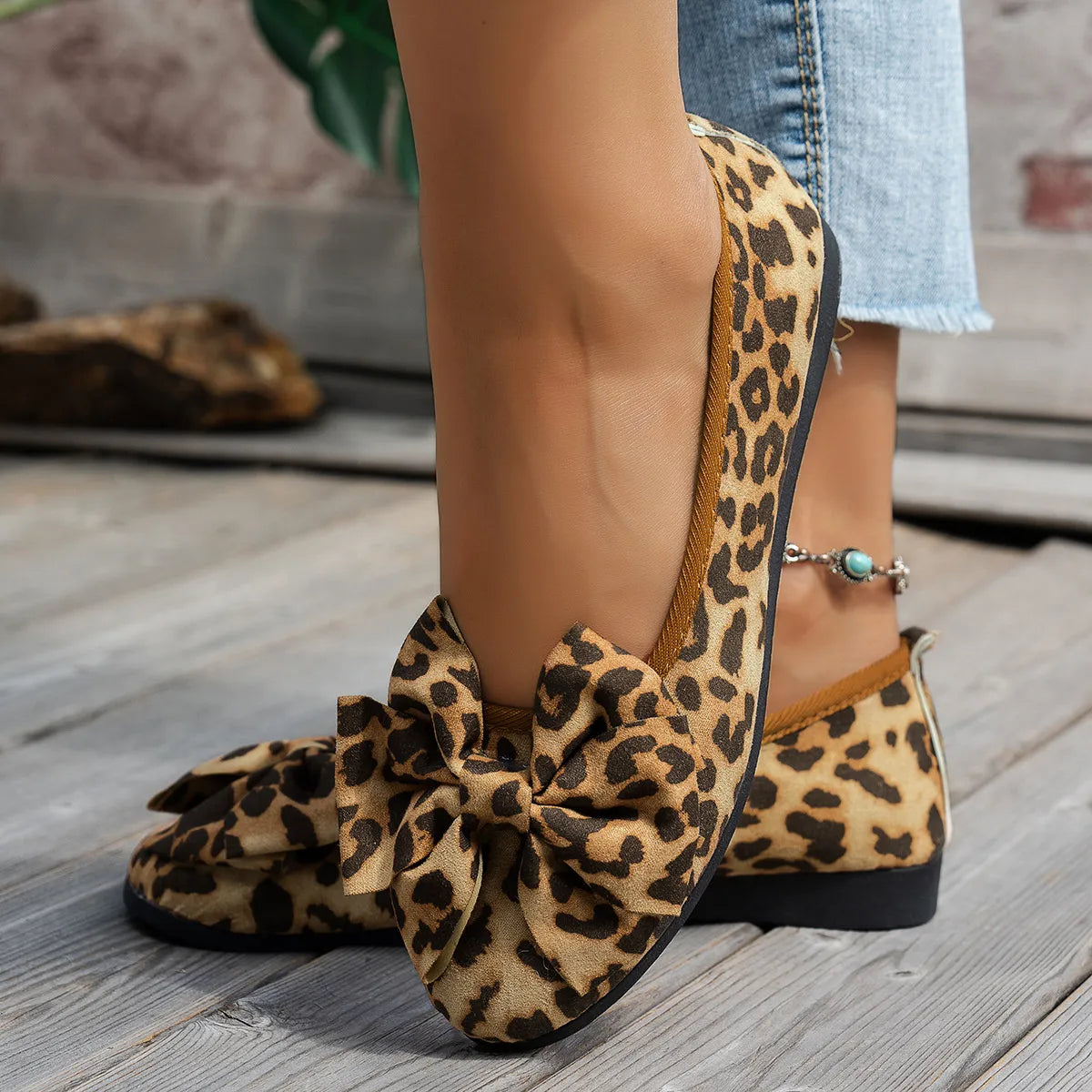 Fashorio Leopard Bow Flat Slip-Ons