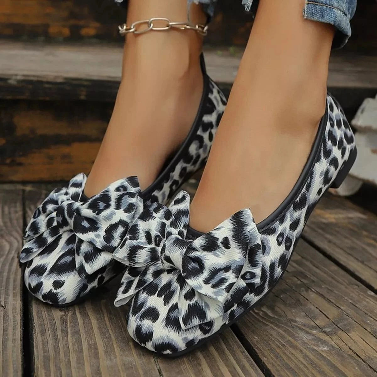 Fashorio Leopard Bow Slip-Ons