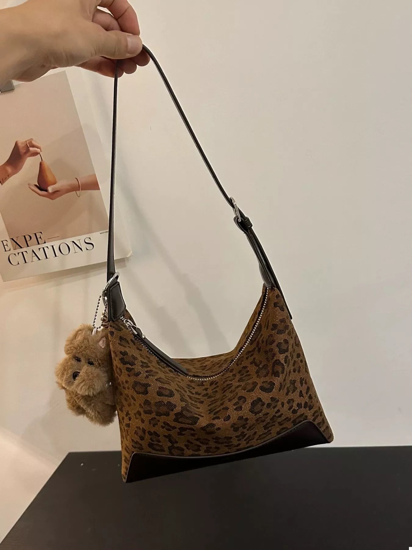 Fashorio Leopard / onesize Adjustable Strap Shoulder Bag