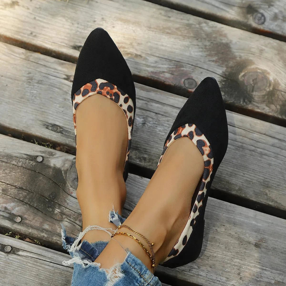 Fashorio Leopard Pointed Toe Slip-Ons